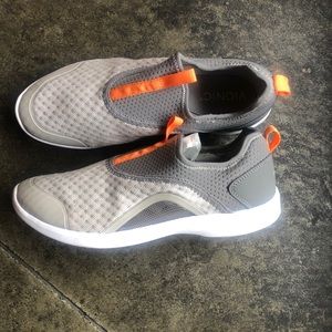 Vionic Yvonne Slip On Sneakers - 9 wide
